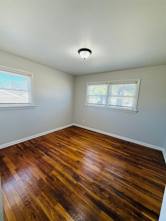 Building Photo - 936 Highmont Dr