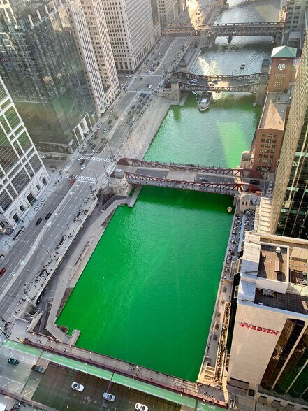 Chicago river - 300 N State St
