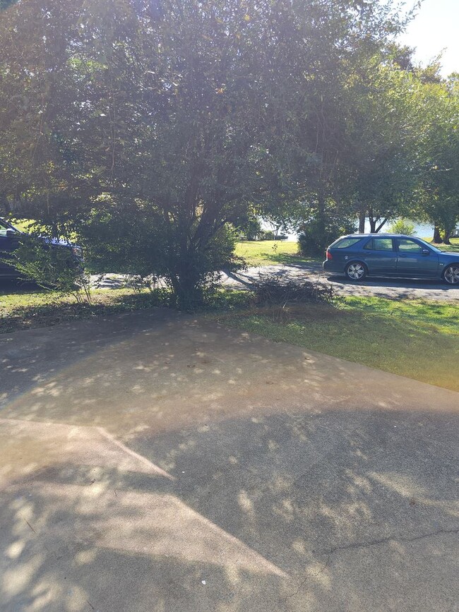 Building Photo - Ruckersville, -1 bedroom/1 bath, Terrace a...