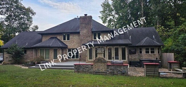 Building Photo - 7701 Elizabeth Way Dr