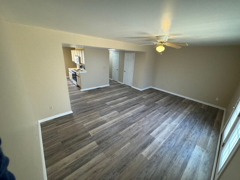 Building Photo - 2065 Leland Dr