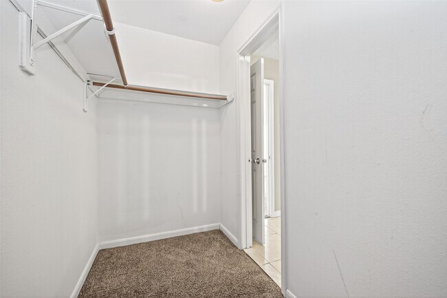 Building Photo - 15515 Waldron Cir