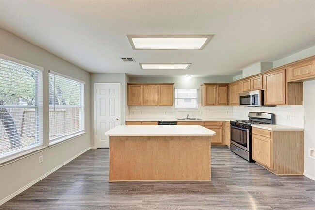 Building Photo - 709 Horizon Trail