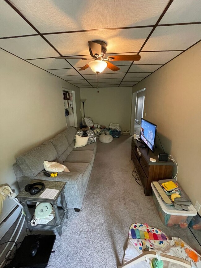 Building Photo - 642 N New St