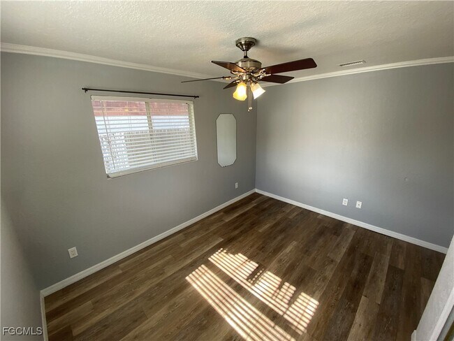 Building Photo - 537 Sacramento St