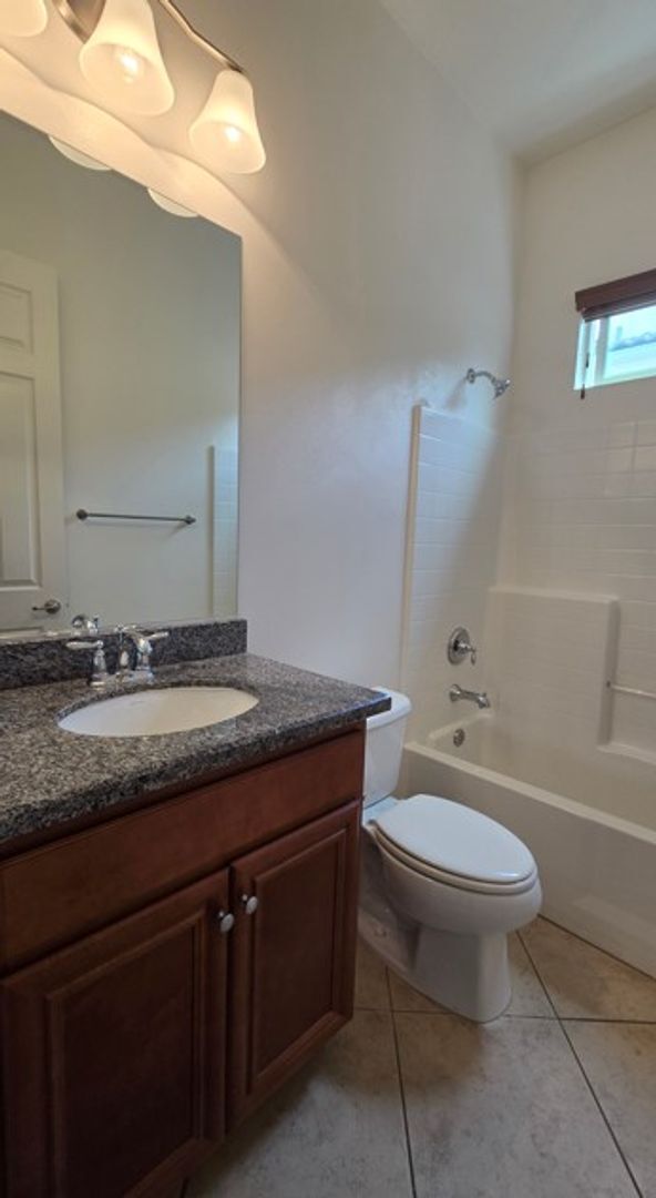 Building Photo - 6015 Dubois Pl