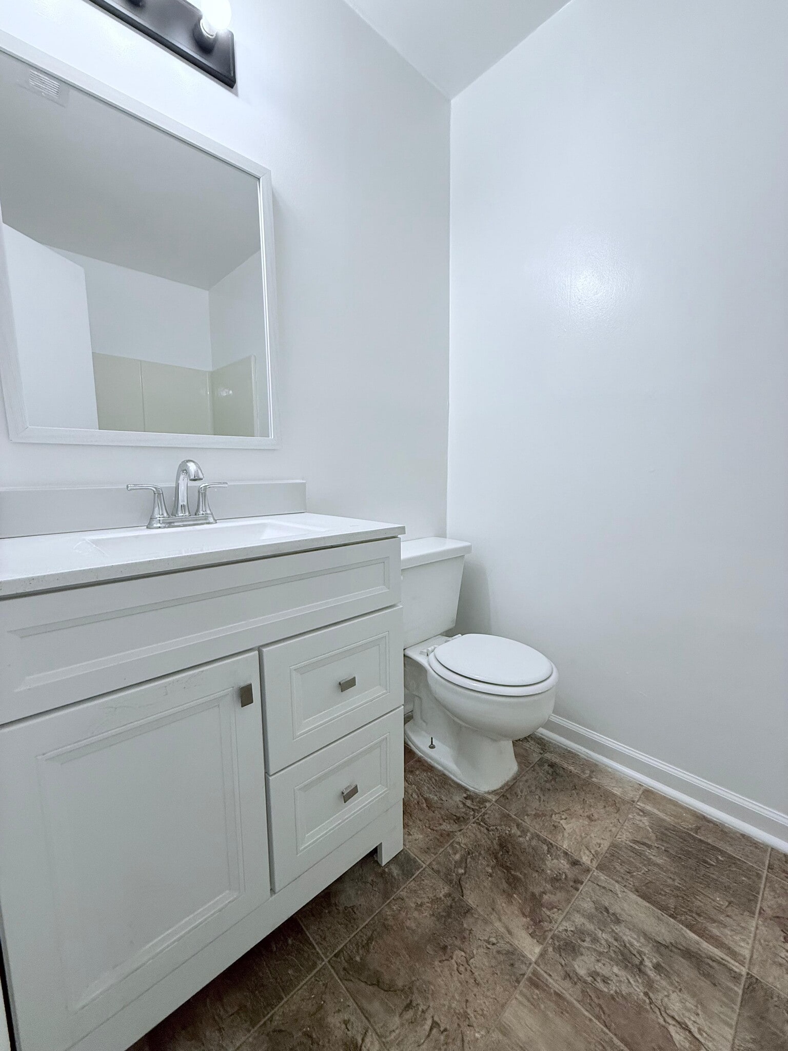 Building Photo - 1210 Oakplace Dr SW