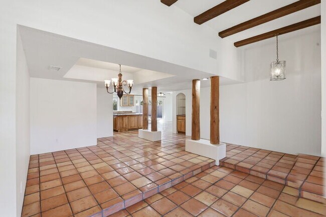 Building Photo - Beautiful Home in McCormick Ranch