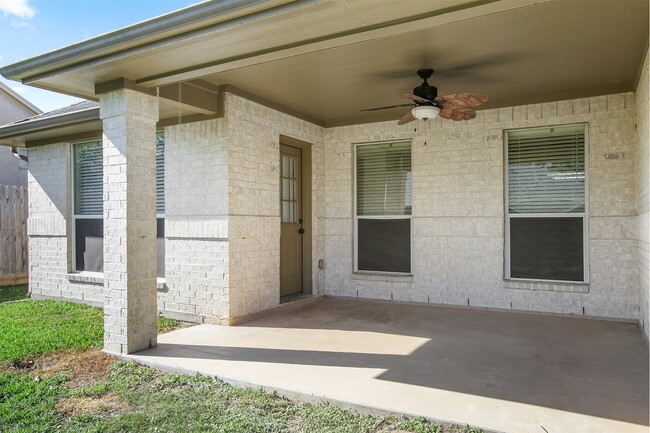 Building Photo - 3727 Clover Meadows St