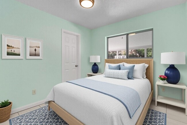 Building Photo - 2145 5th St