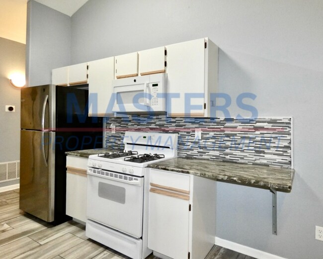 Building Photo - Spacious Home in West Toledo – Comfortable Living in a Great Location