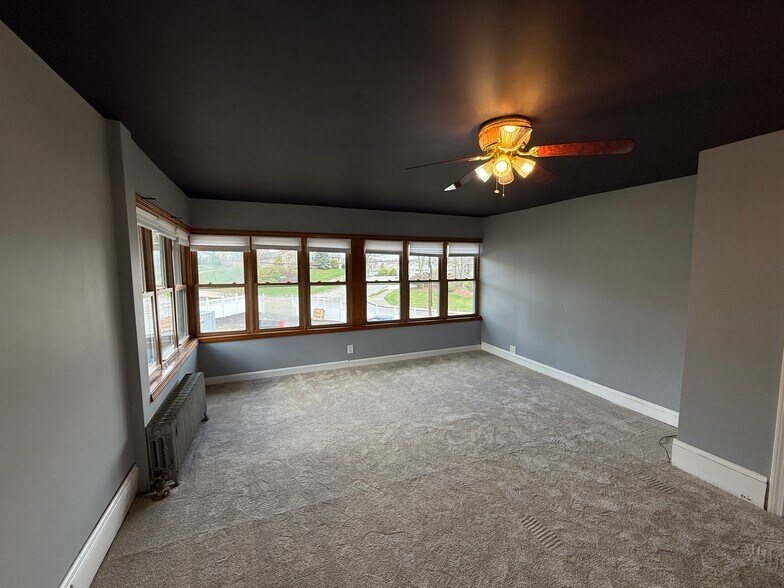 Building Photo - 612 Grove St