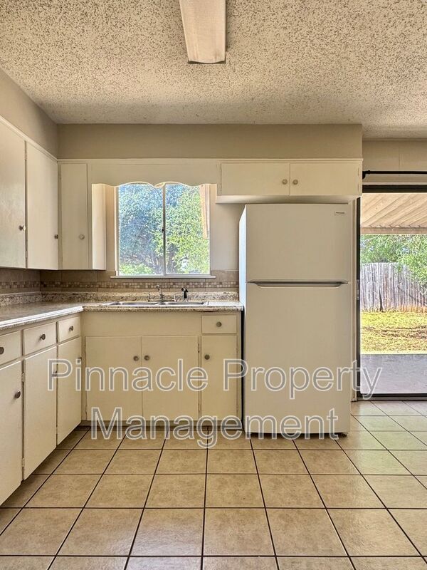 Building Photo - 2707 Lsu Ave