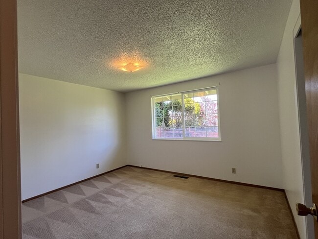 Building Photo - 3110 Janes Rd