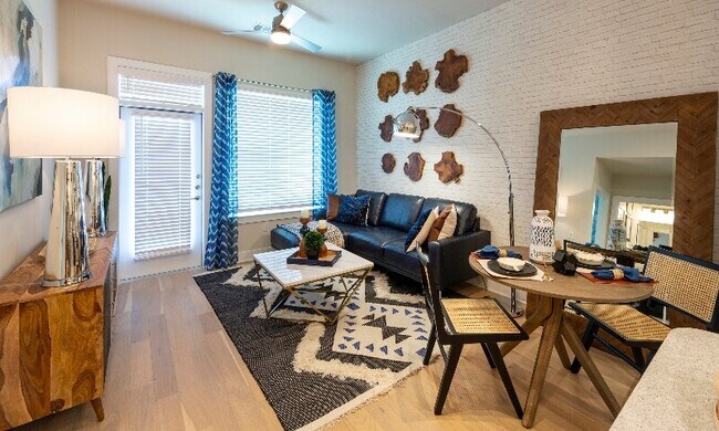 Building Photo - Up to 6 Weeks Free + Luxury Living Awaits!