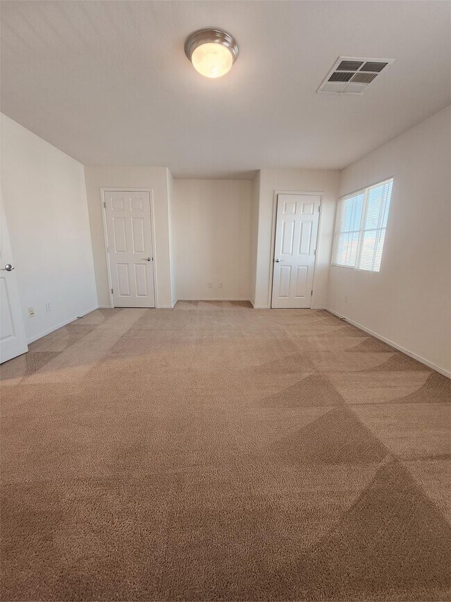 Building Photo - 3-Bed, 2.5-Bath Pet-Friendly Home with Fen...