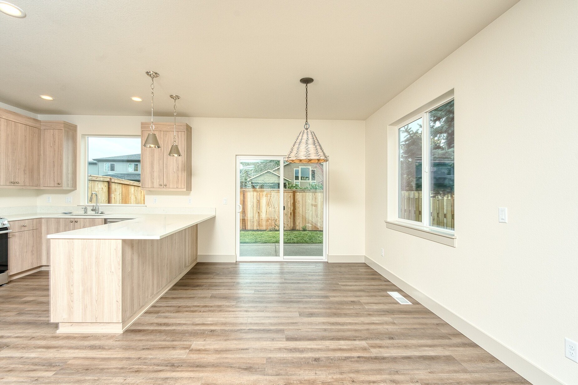 Building Photo - 1321 Oppek St NE