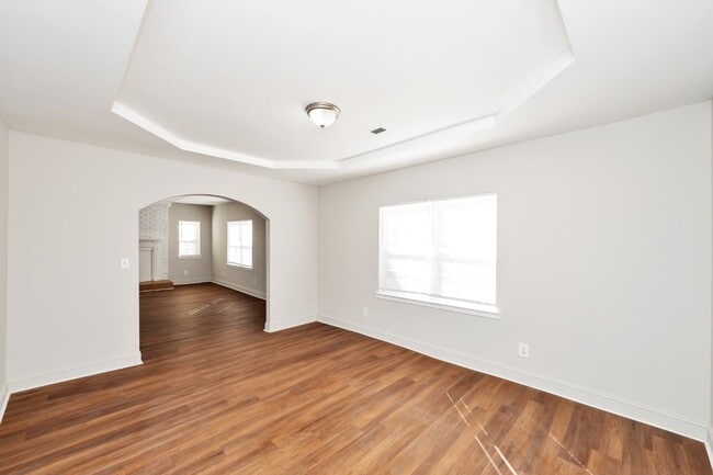Building Photo - Beautifully Renovated 3BR/2BA home on King St!