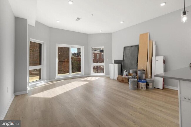 Building Photo - 919 N 15th St