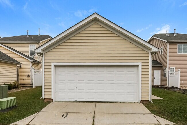 Building Photo - 13614 Aldenbrook Dr