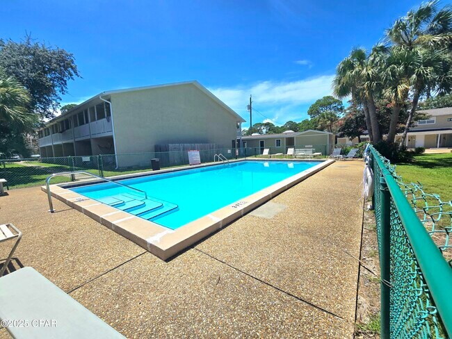 Building Photo - 6903 N Lagoon Dr