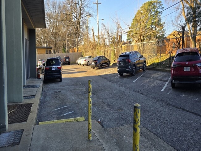 Building Photo - 1271 Poplar Ave