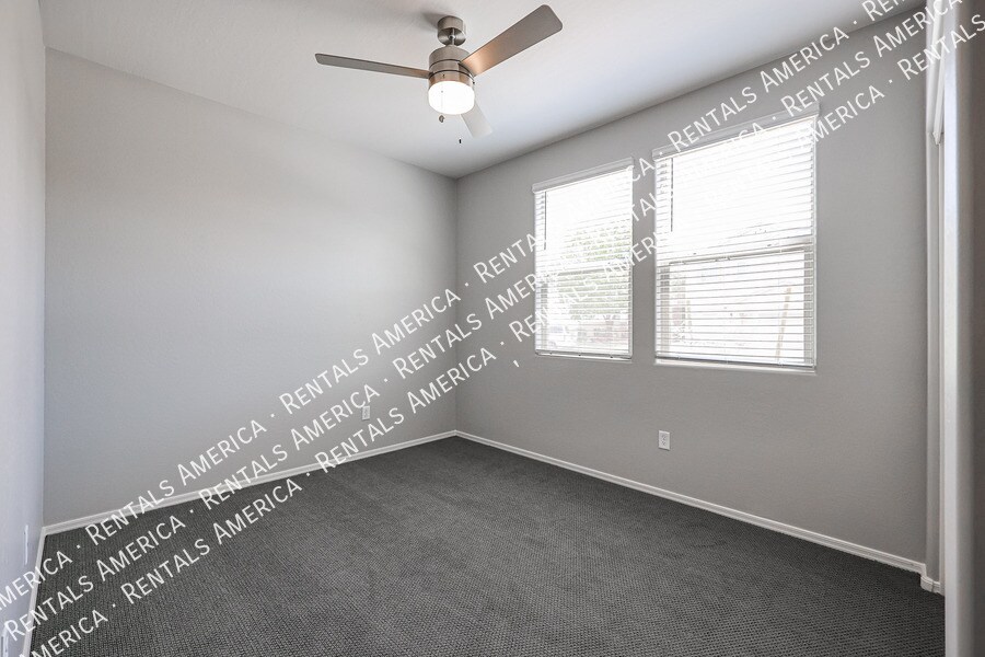 Building Photo - 1548 E Chaparral Pl