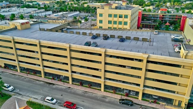 Building Photo - 1919 Van Buren St