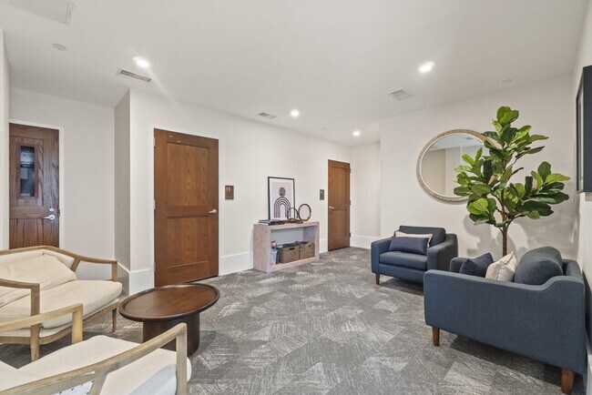 Building Photo - 801 N Fairfax St