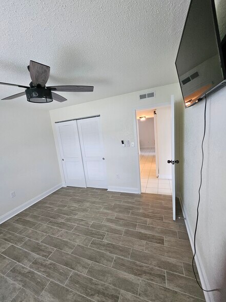 Building Photo - 387 S McMullen Booth Rd