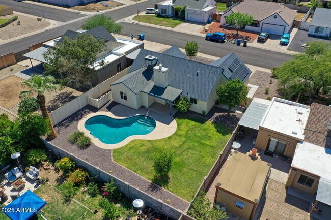 Building Photo - 1362 E Wickieup Ln