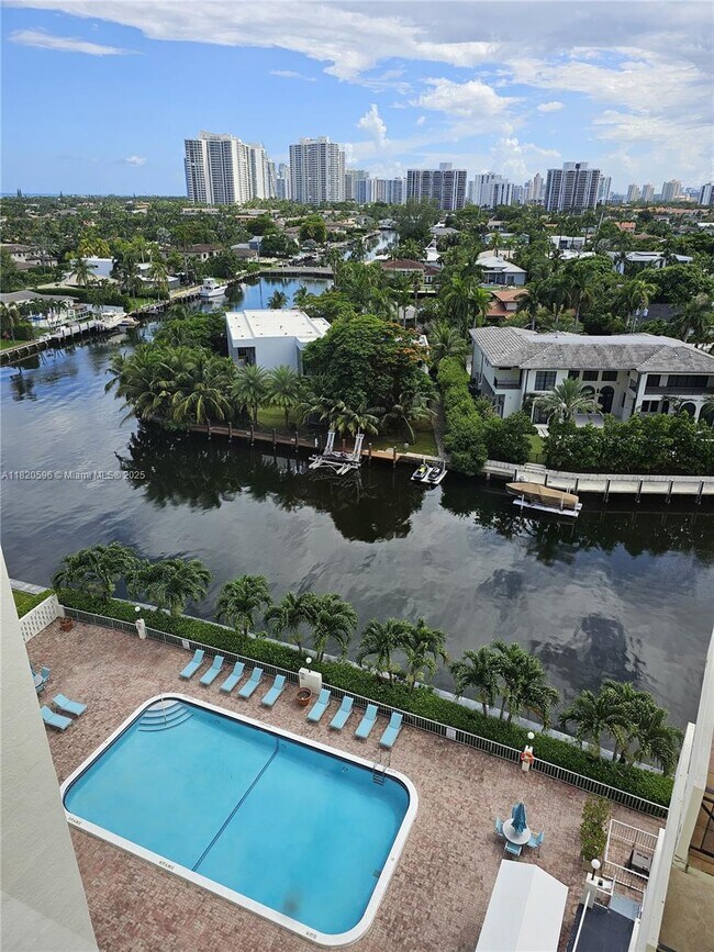 Building Photo - 401 Golden Isles Dr