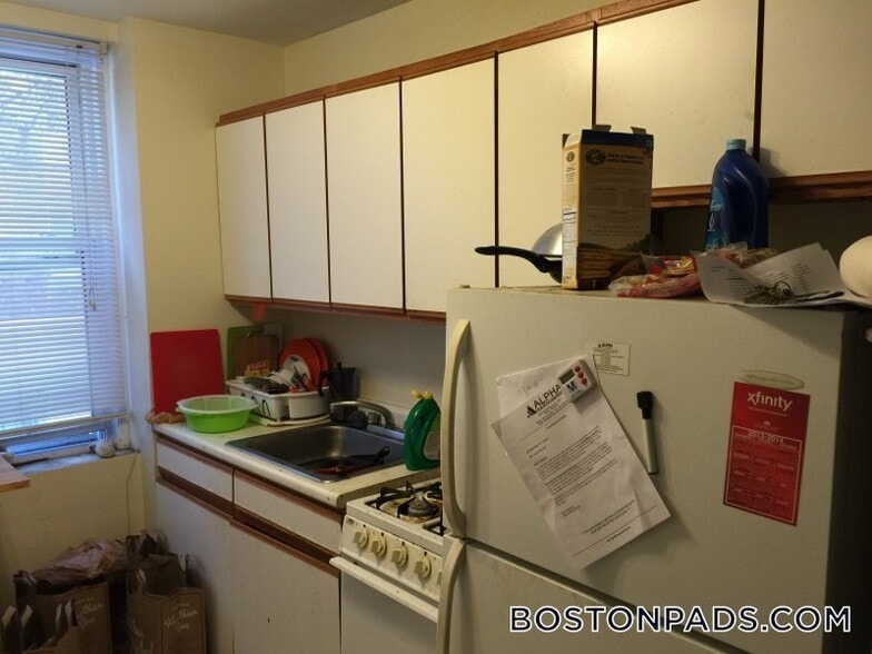 Building Photo - 103 Gordon St