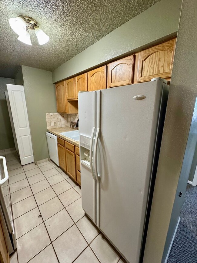 Building Photo - Charming 2BR Condo in Denver