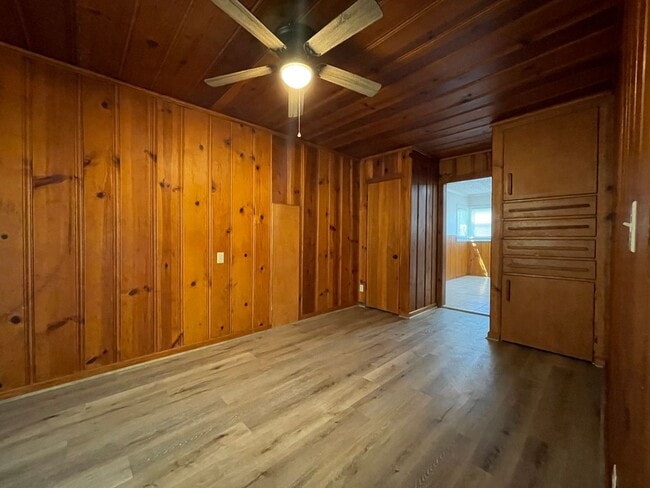 Building Photo - Renovated Charm Meets Modern Comfort – 3-B...