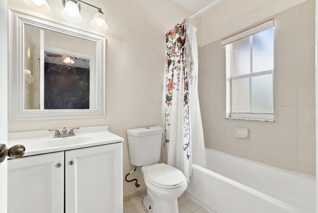 Building Photo - 406 W Santa Catalina Cir