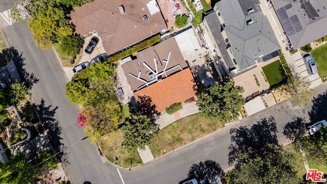 Building Photo - 12255 Addison St