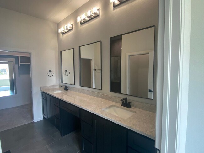 Building Photo - Beautiful contemporary 2-story home with 3 bedrooms and 2 bathrooms in Addison Creek.