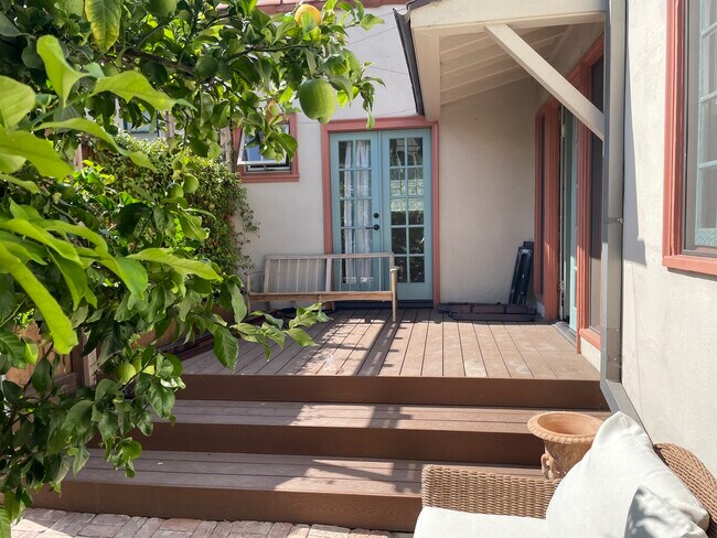 Building Photo - 1426 24th St