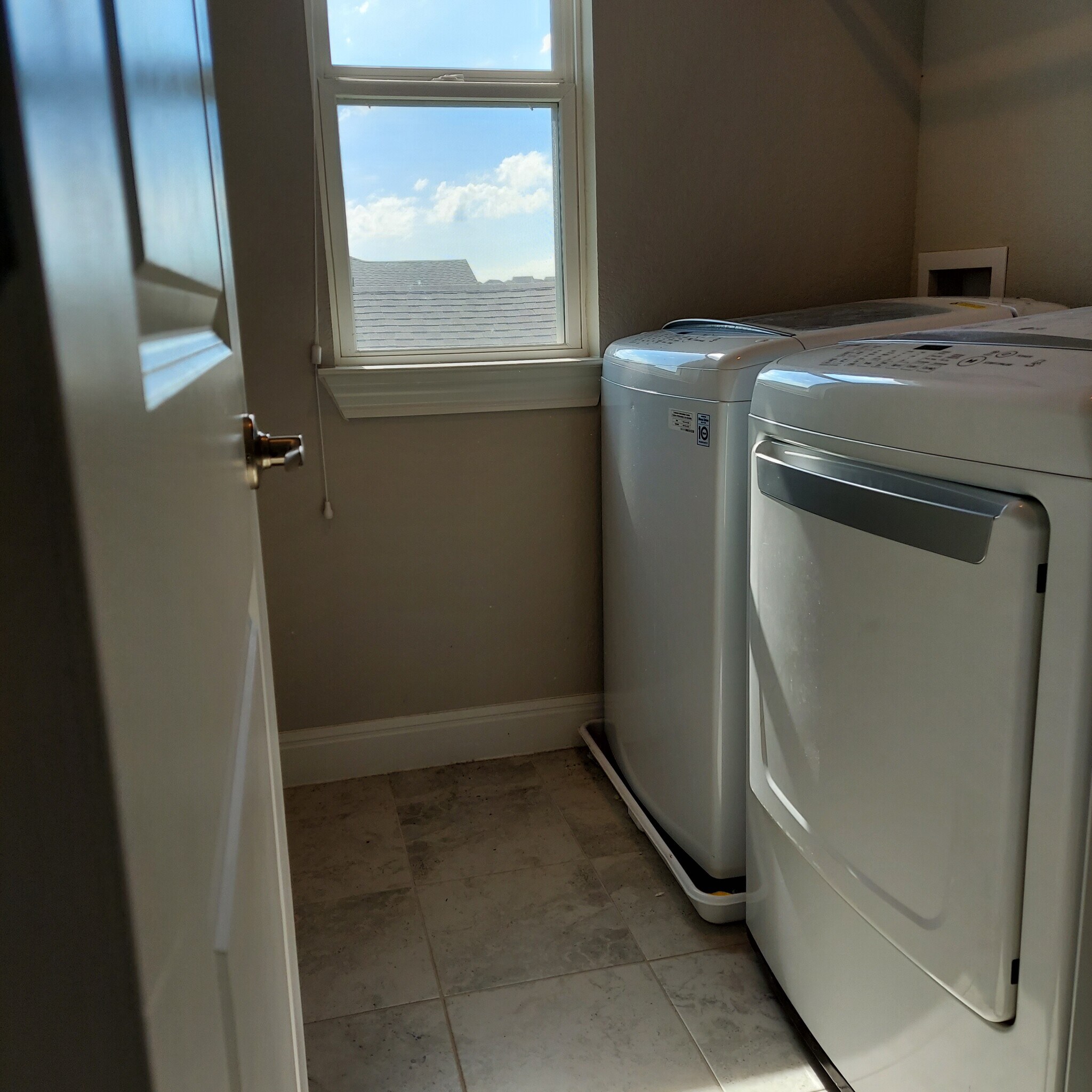 Laundry - 168 Dome Peak Ter