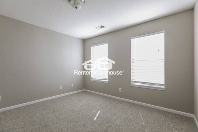 Building Photo - Amazing 4 Bed, 2.5 Bath Home in Lee's Summ...