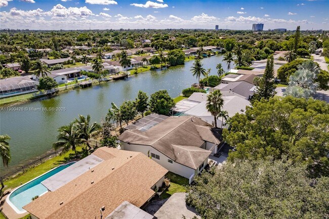 Building Photo - 10760 NW 29th Manor