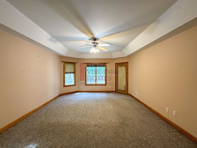 Building Photo - 25 Fleetwood Dr