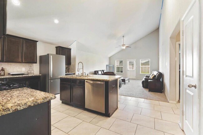Building Photo - 2910 High Garden Ln