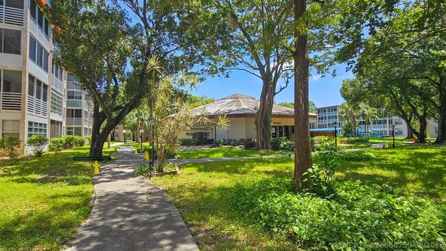 Building Photo - 2650 NW 49th Ave