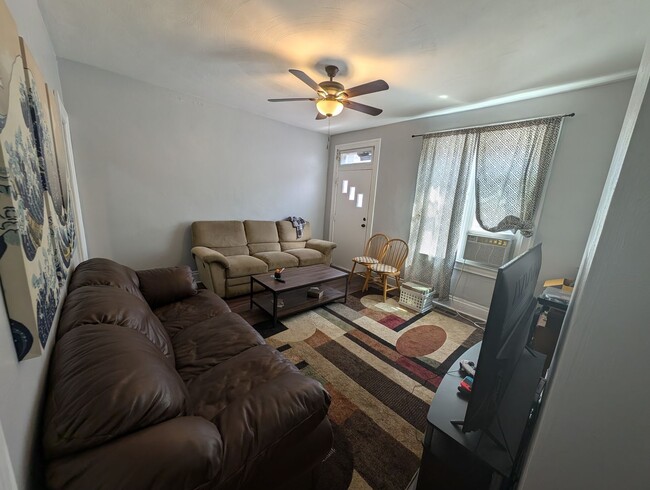 Building Photo - 3 Bedroom/2 Bath House in Lawrenceville --...
