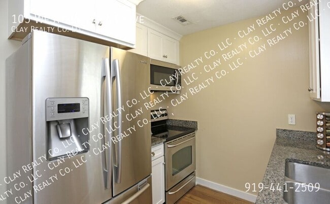 Building Photo - 105 Western Villa Dr