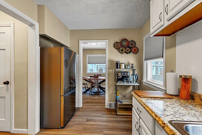 Building Photo - 3 BED 1 BATH SINGLE FAMILY HOME IN BEAUTIFUL SOUTH EUCLID