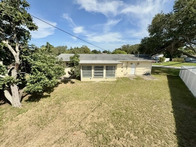 Building Photo - 10901 117th Ave