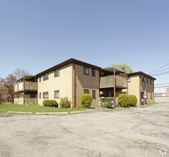 Building Photo - Amber's Leafdale Apartments